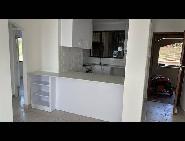 2 BEDROOM APARTMENT FOR SALE IN UMHLANGA ROCKS